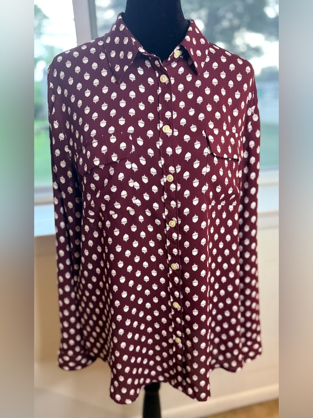 Loft maroon fall autumn acorn button front preppy classy lightweight blouse Lrg